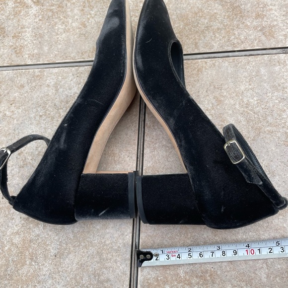 Manolo Blahnik Listony Strap 50 - Picture 11 of 16